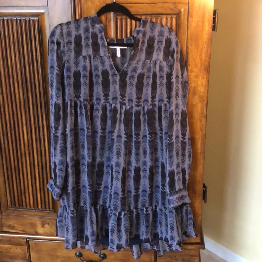 Bcbgeneration Long Sleeve Lined Pattern Dress - image 1